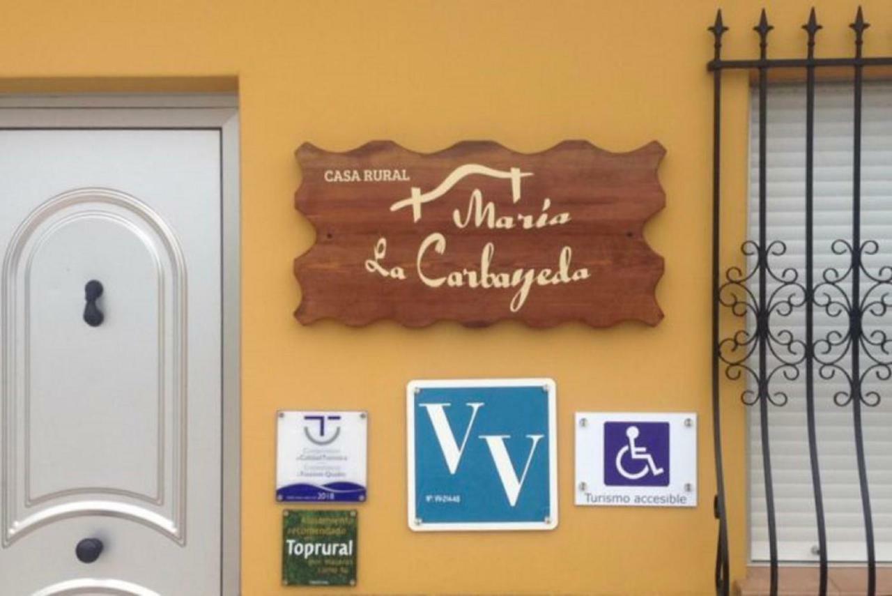 Maria La Carbayeda Guest House ลูอันโก ภายนอก รูปภาพ