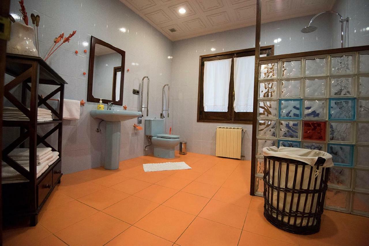Maria La Carbayeda Guest House ลูอันโก ภายนอก รูปภาพ